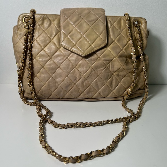 Chanel CC Vintage Beige Quilted Matelasse Charm Chain Link Shoulder Bag Tote - Picture 3 of 14